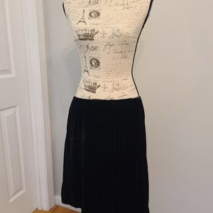 Kay Unger velvet knee length skirt. Black, fully lined.